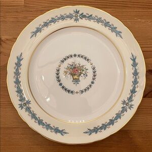 Aynsley Cambridge 7818 Bone China Scalloped Salad Plates (set of 5)